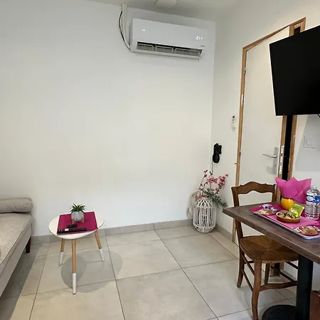 Chez Camille & Emma - Climatise ロシュフォール